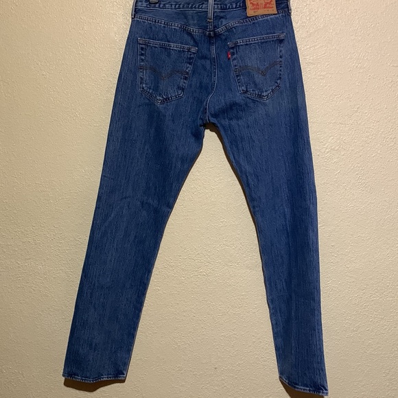Levi Strauss Men's Jeans Button Fly Straight 501 Medium Wash W33xL34 - Picture 9 of 16